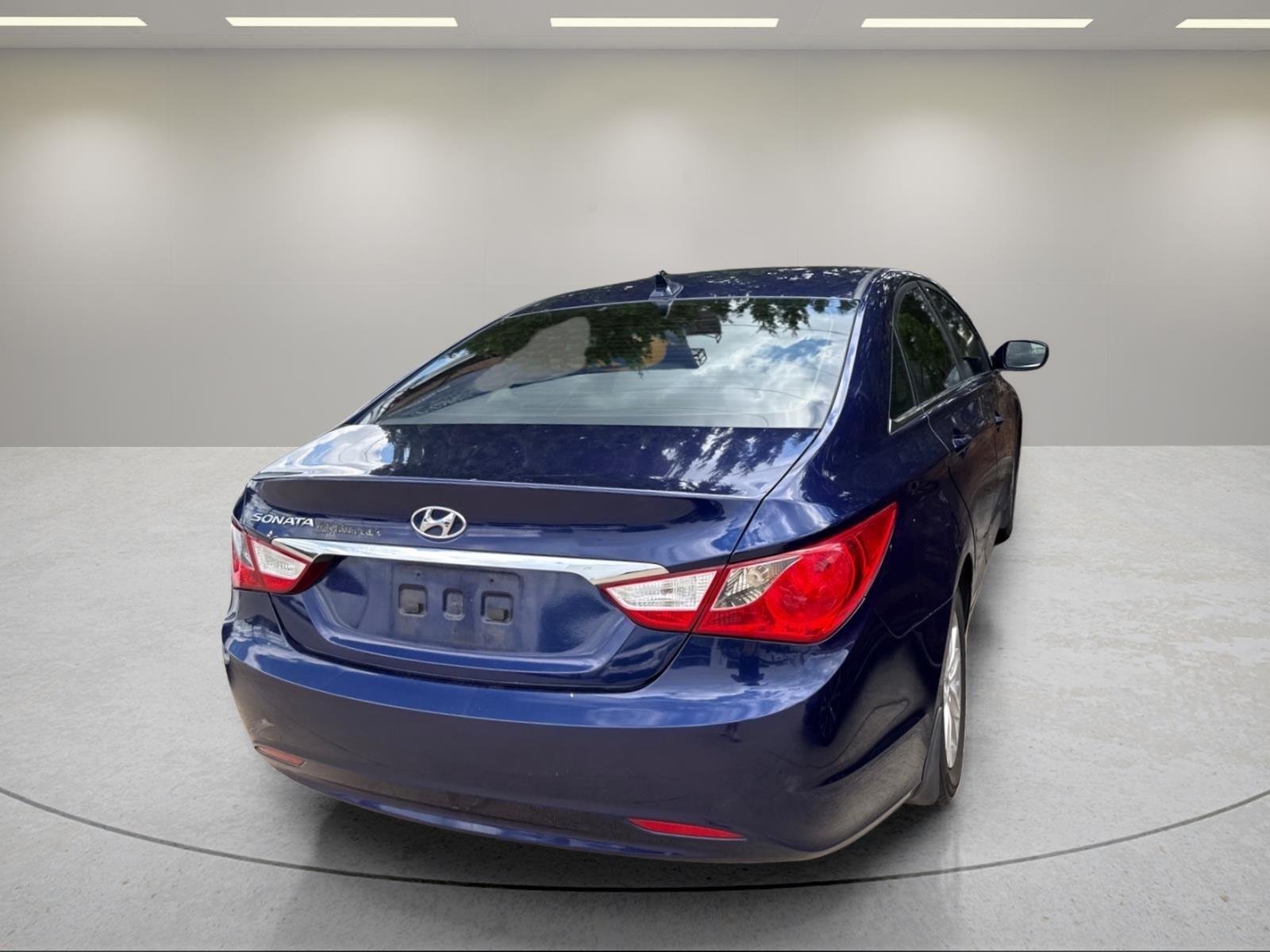 Used 2011 Pacific Blue Pearl Hyundai GLS image 12