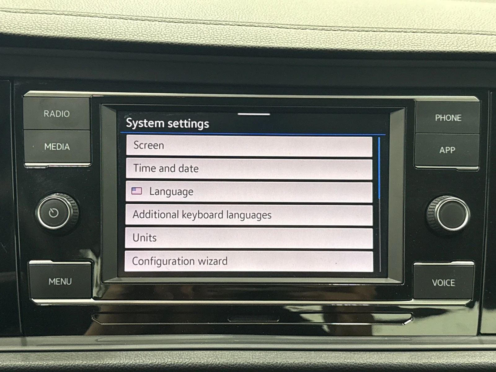Used 2024 Platinum Gray Metallic Volkswagen SE image 19