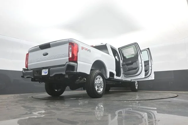 New 2026 Oxford White Ford F-350® XLT image 43