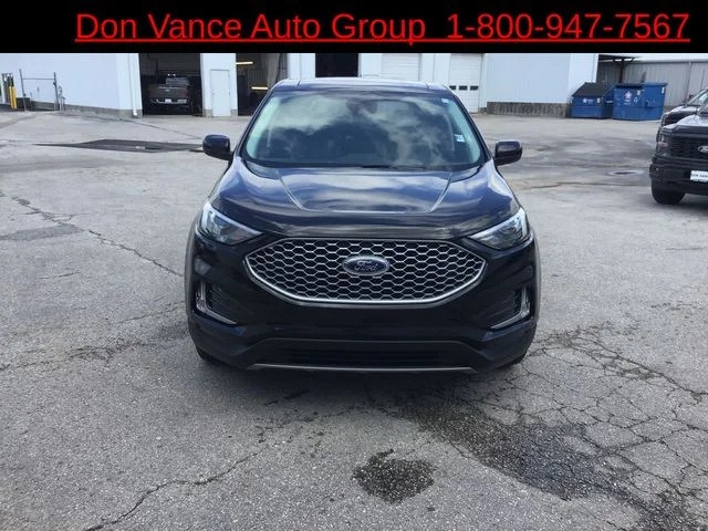 Used 2023 Black Ford SEL image 8