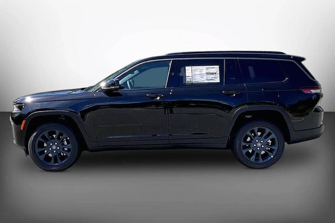 New 2026 Diamond Black Crystal Pearlcoat Jeep 85TH ANNIVERSARY EDITION image 5