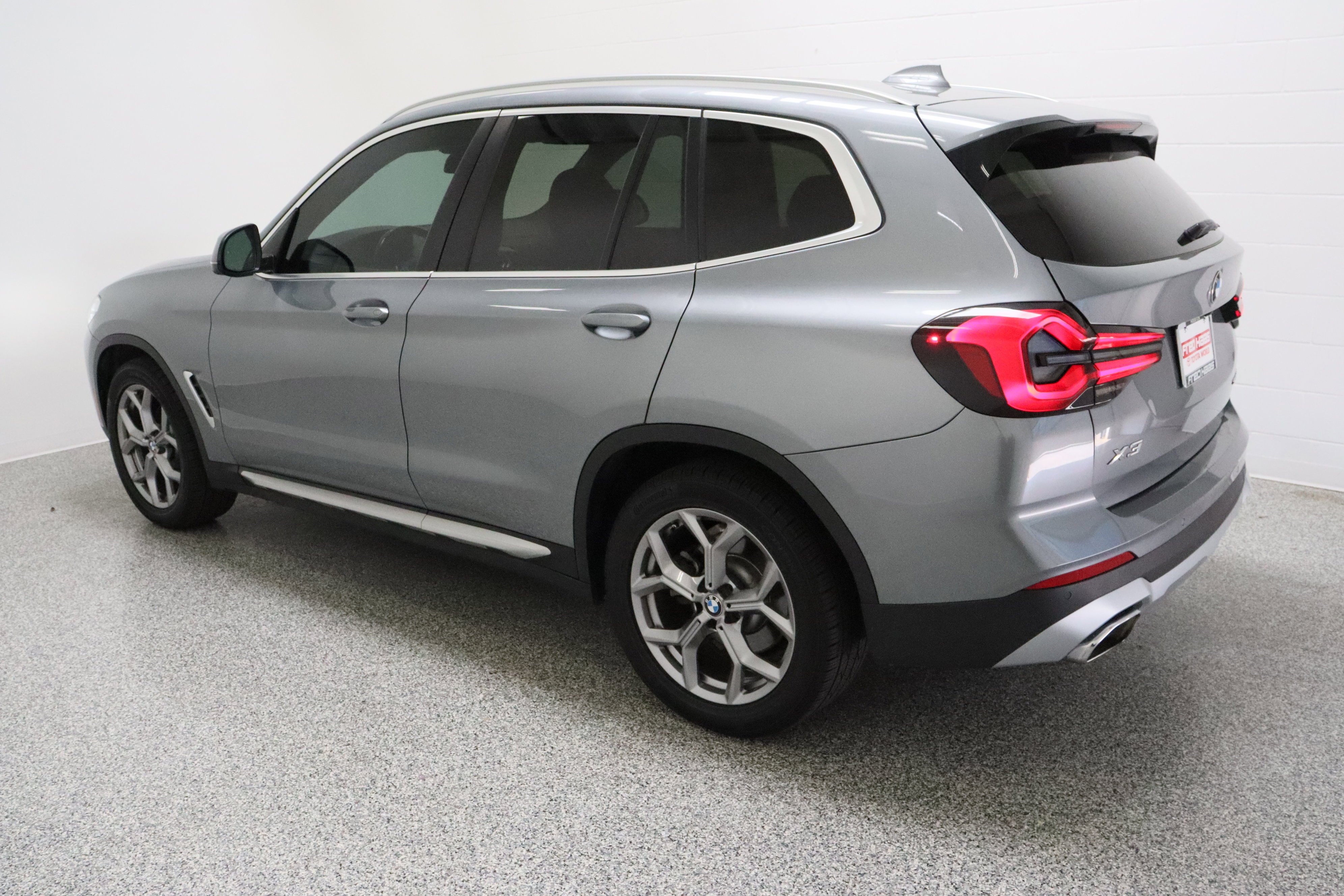 Used 2024 Dark Graphite Metallic BMW sDrive30i 2.0T image 9