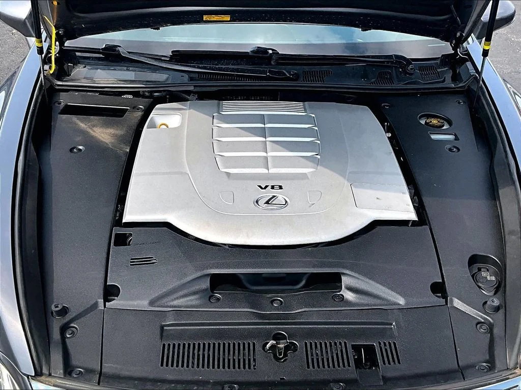 Used 2016 Gray Lexus 460 image 10