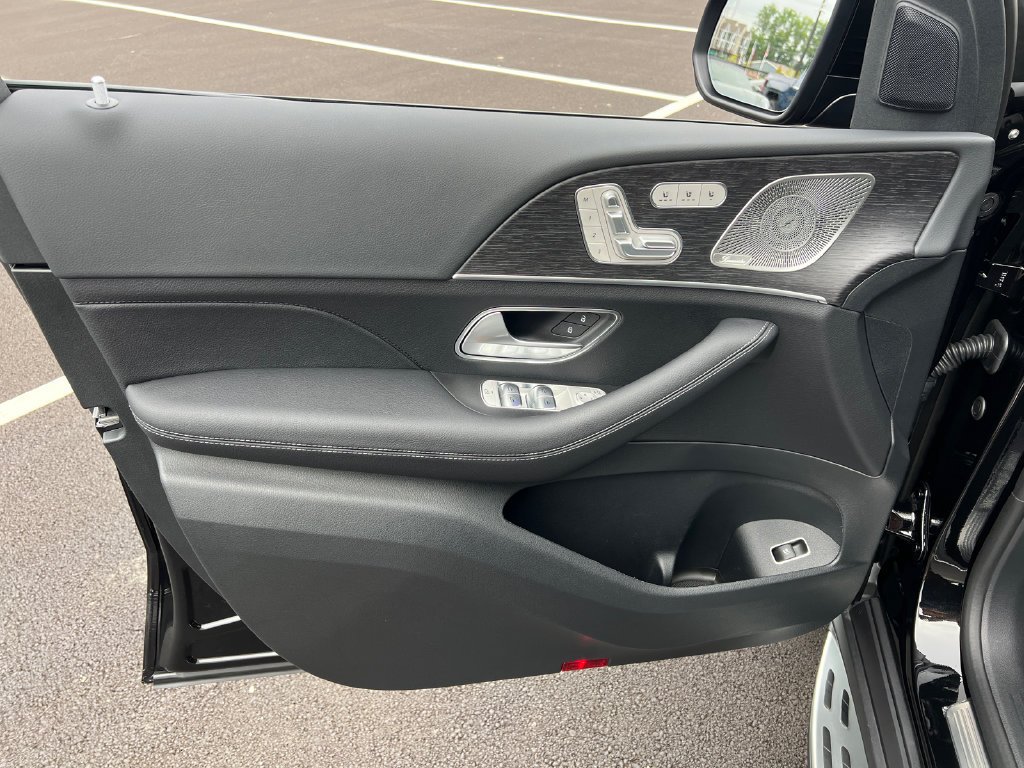 New 2026 Obsidian Black Metallic Mercedes-Benz GLE 450 image 10