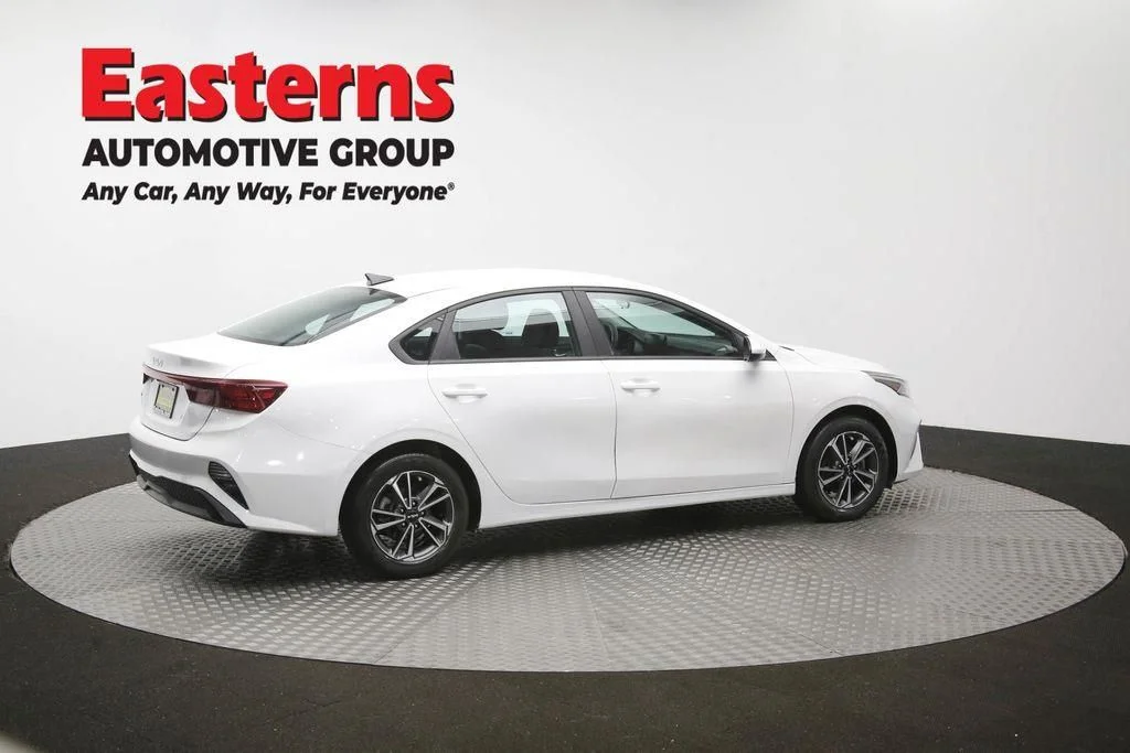 Used 2023 White Kia LXS image 43