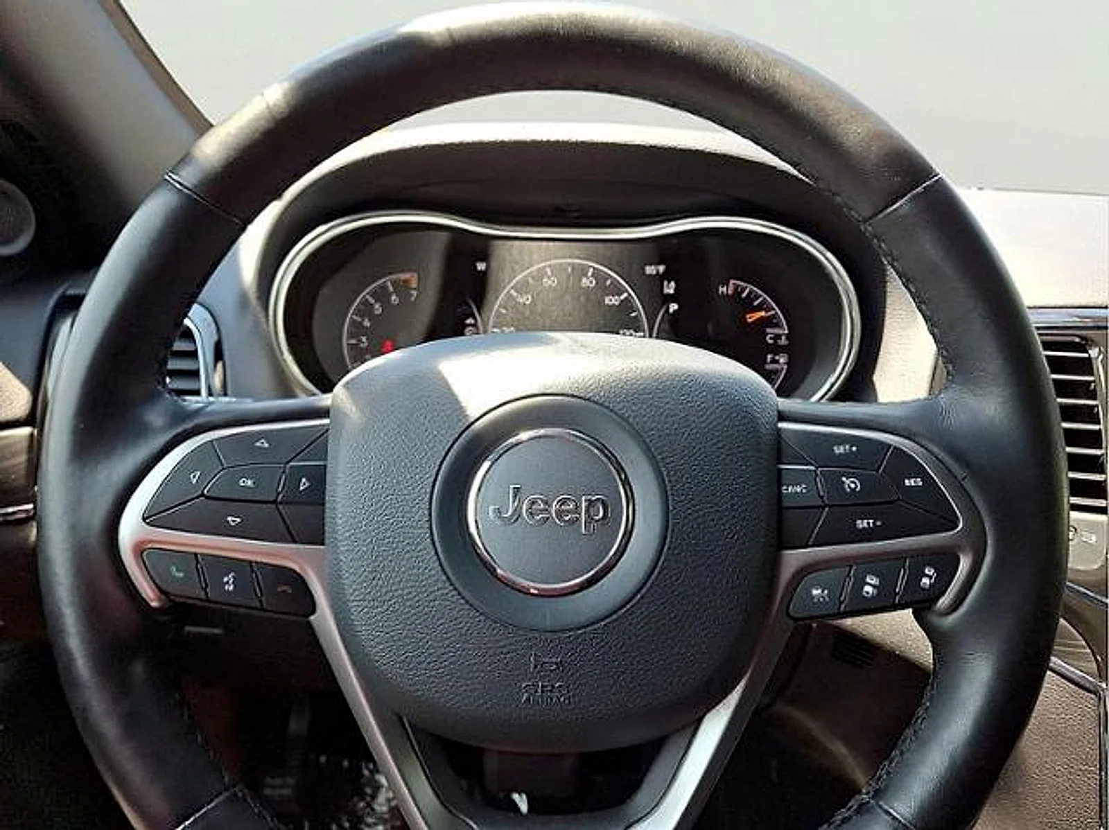 Used 2021 Slate Blue Pearlcoat Jeep 80th Anniversary 4x4 image 18