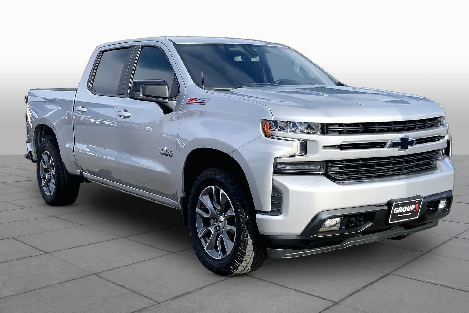 Used 2021 Silver Ice Metallic Chevrolet RST image 3