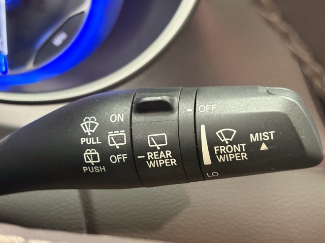 Used 2017 Red Chrysler Touring L image 26