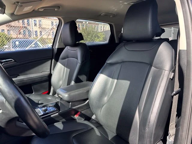 Used 2023 Black Kia EX image 21
