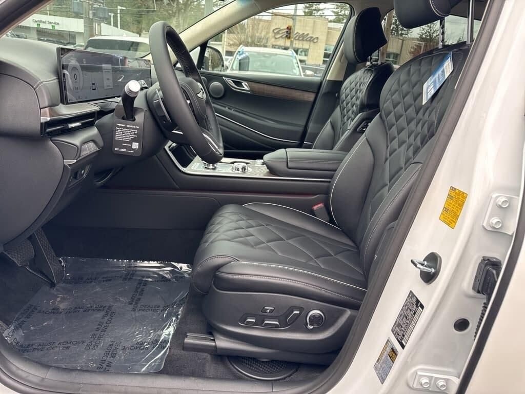 New 2026 White Genesis 3.5T PRESTIGE image 23