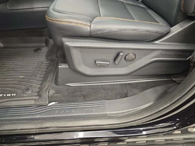New 2027 Agate Black Metallic Ford Tremor® image 46