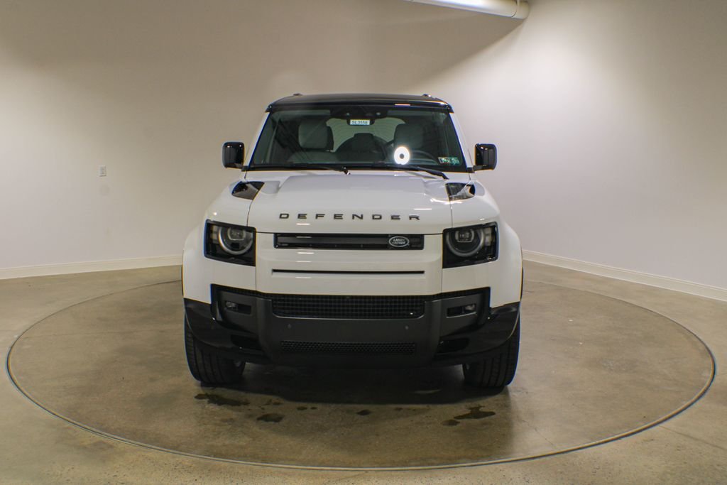 New 2026 Fuji White Land Rover X-Dynamic SE image 9