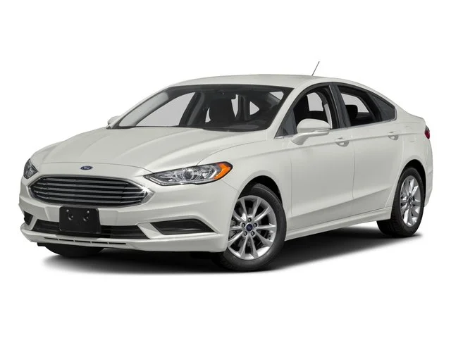 Used 2017 Burgundy Ford SE FWD image 1
