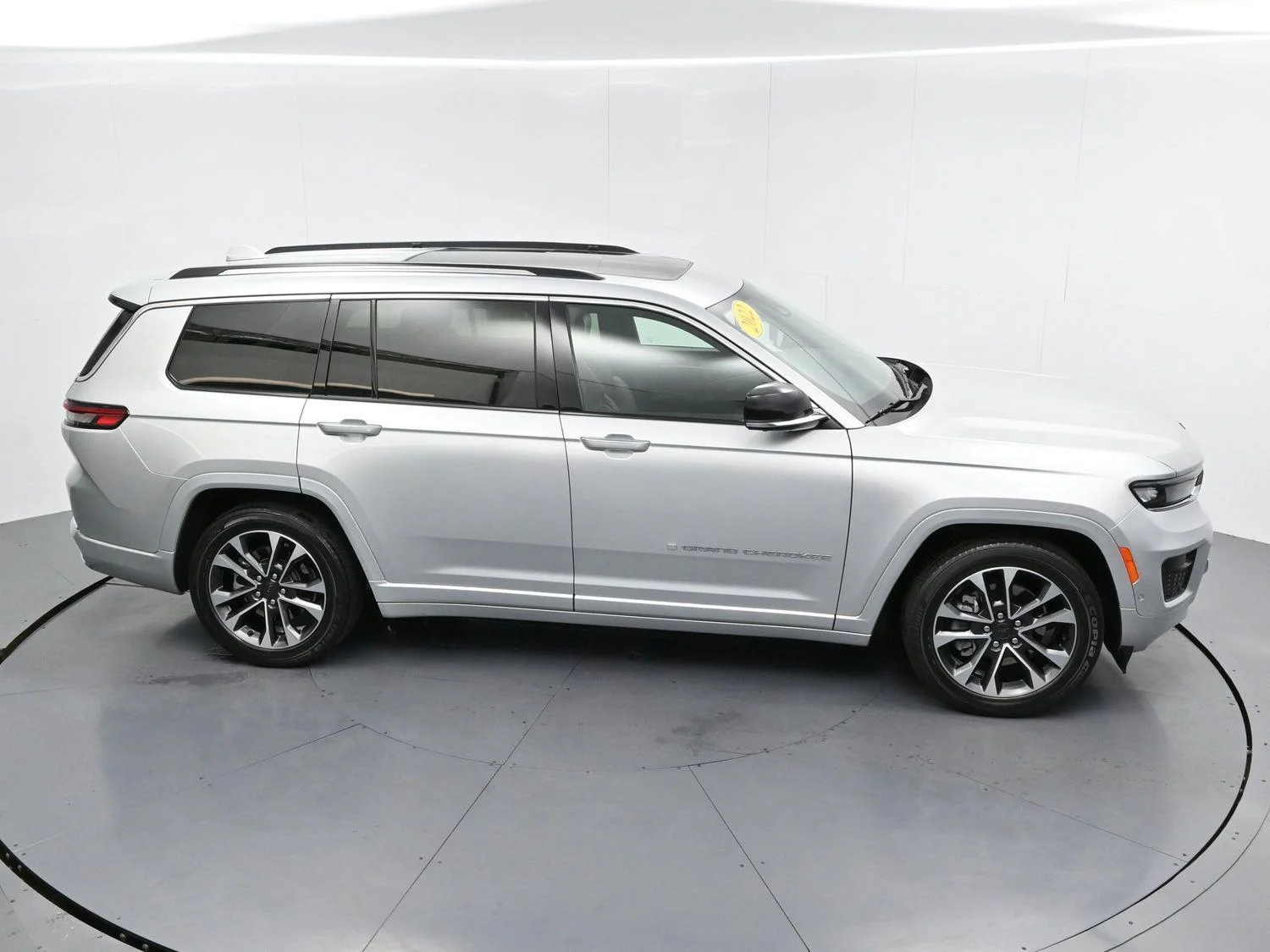 Used 2022 Silver Zynith Jeep Overland image 43