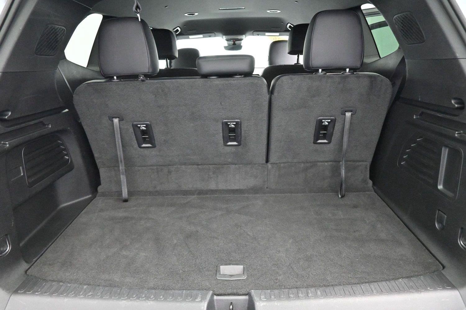 Used 2026 Summit White GMC Elevation image 9