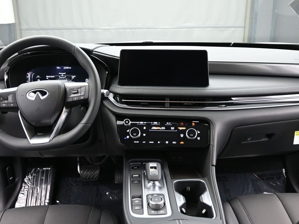 Used 2026 White INFINITI LUXE image 17