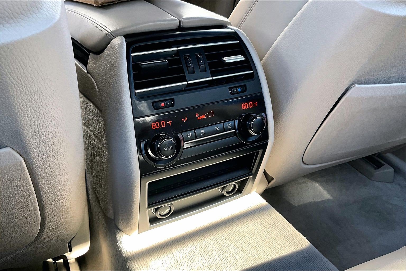 Used 2014 Gray BMW 750i image 33