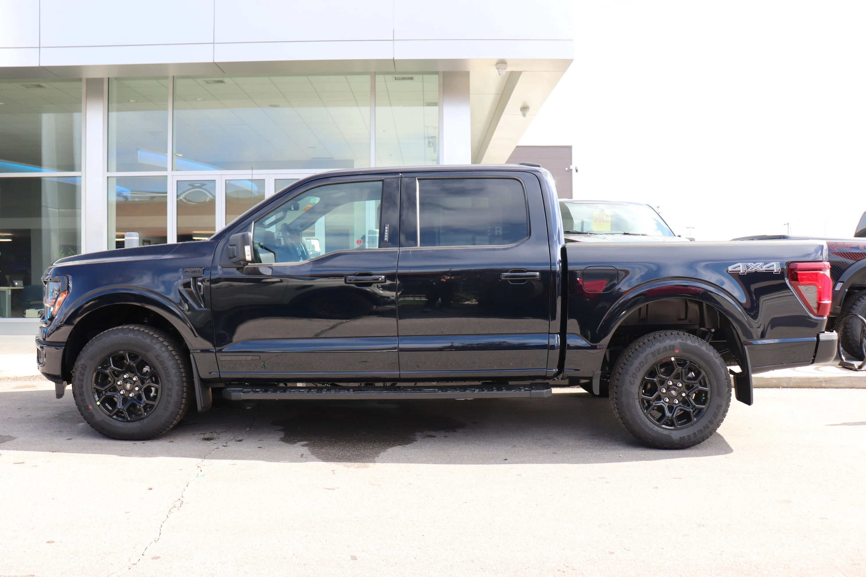 New 2026 ANTIMATTER BLUE METALLIC Ford XLT image 4
