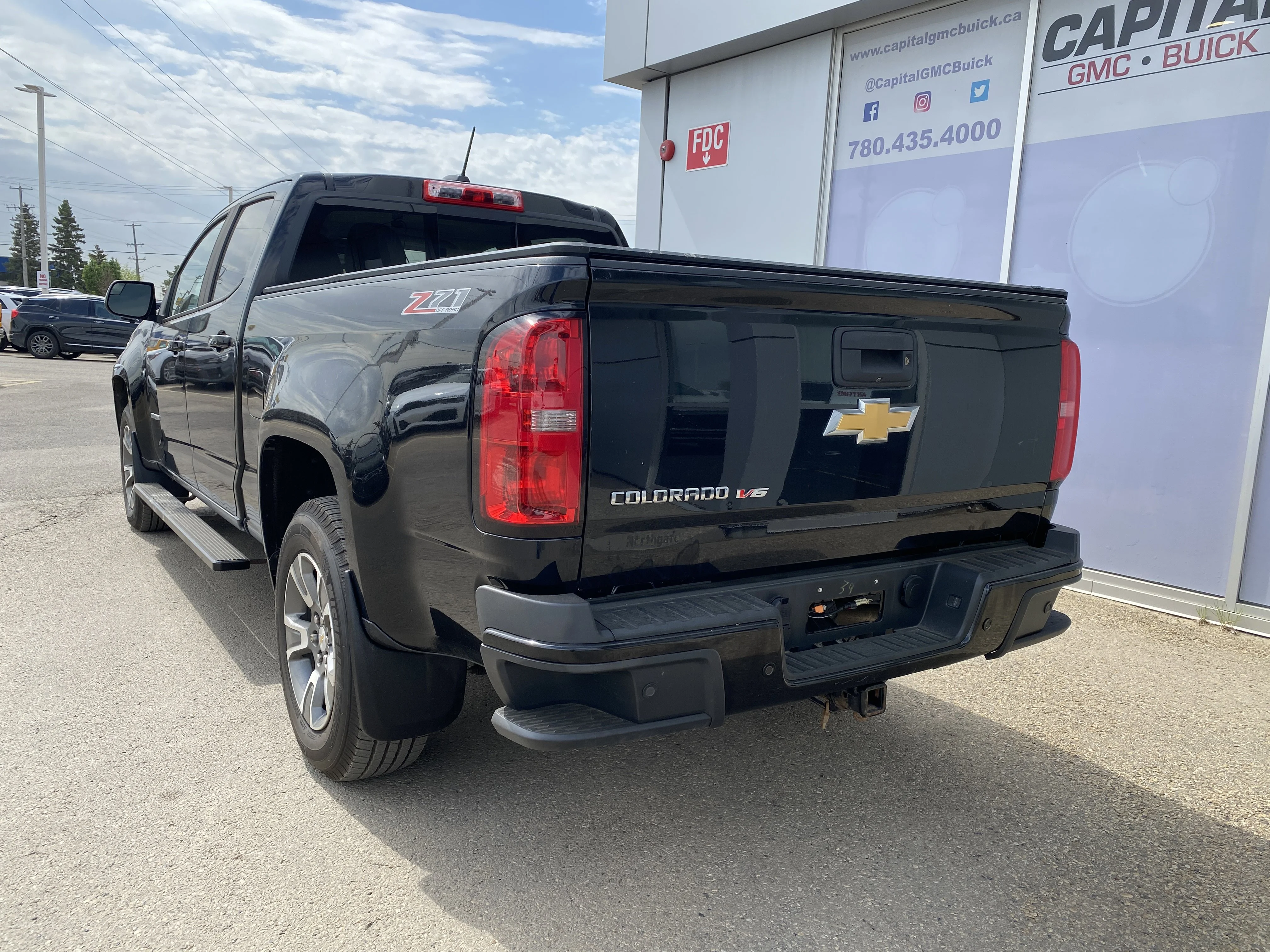 Certified Used 2020 Black Chevrolet 4WD Z71 Crew Cab  * LONG WHEEL BASE * BOSE SOUND SYSTEM * 3.6L V6 * image 3