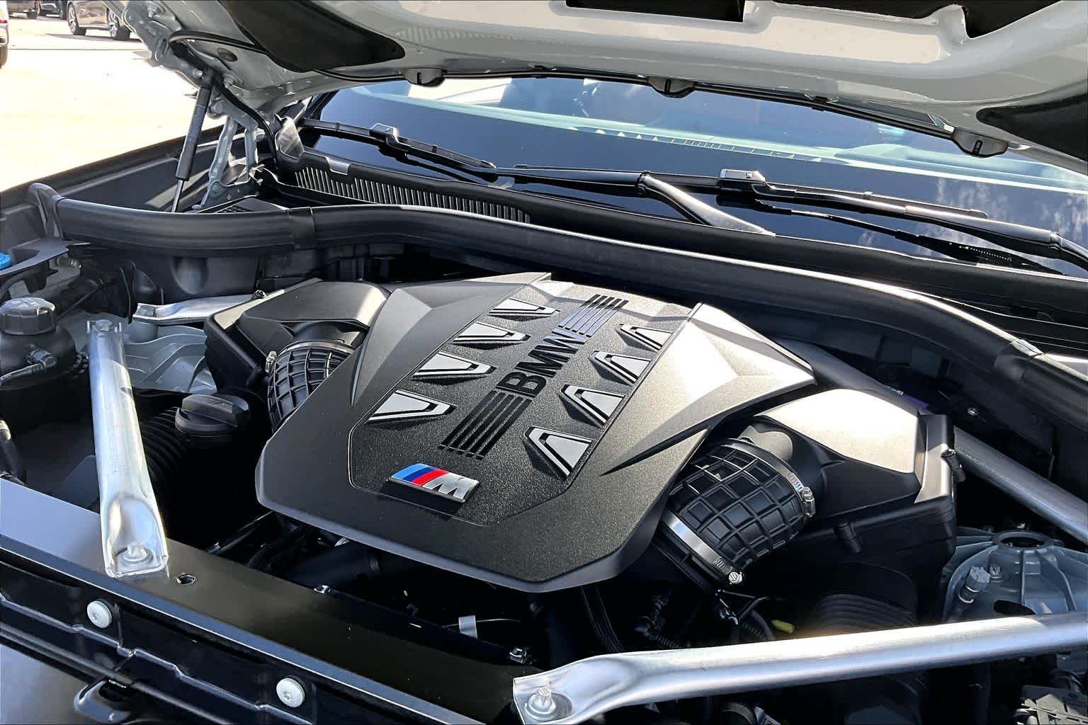 Used 2026 Brooklyn Grey Metallic BMW M60i image 31