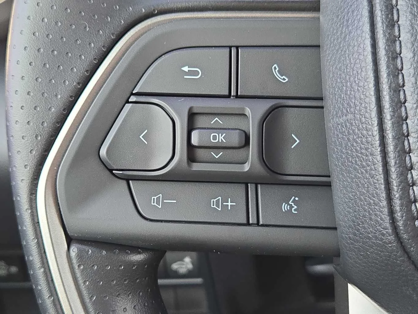 New 2026 Magnetic Gray Metallic Toyota SR5 image 22