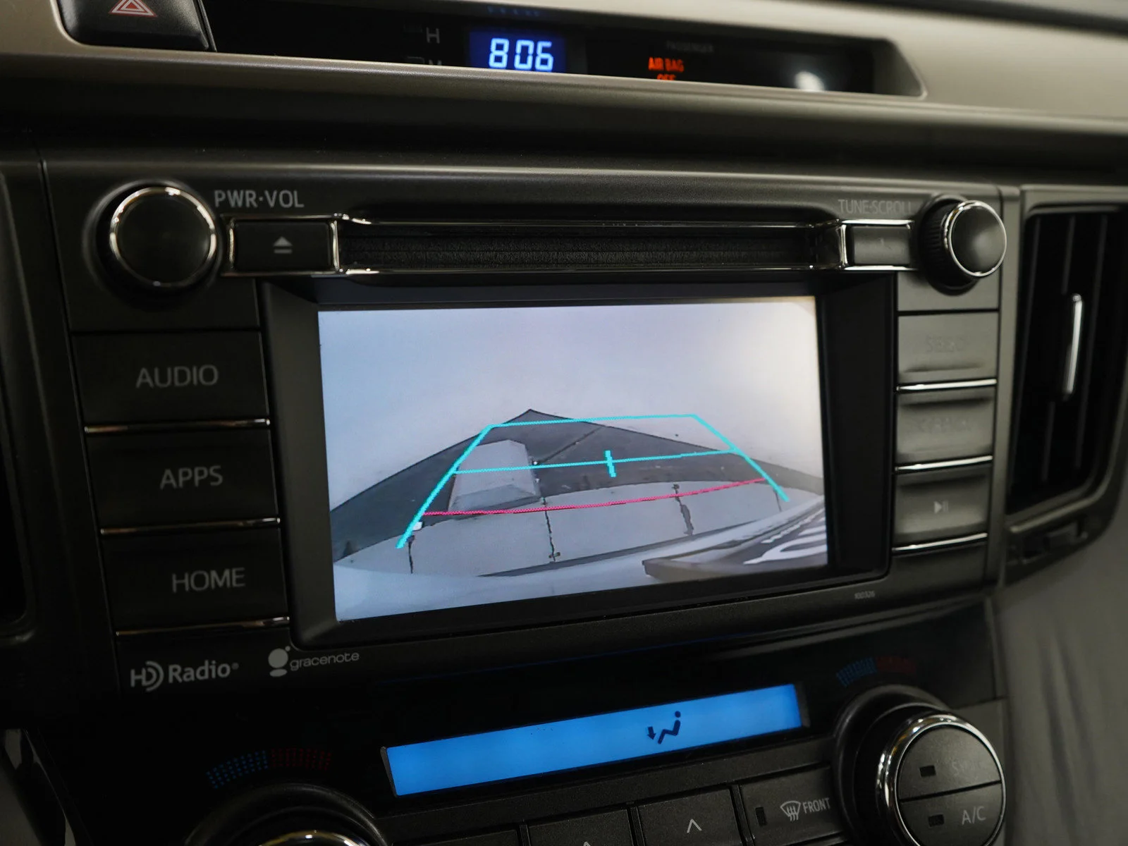 Used 2015  Toyota XLE image 21
