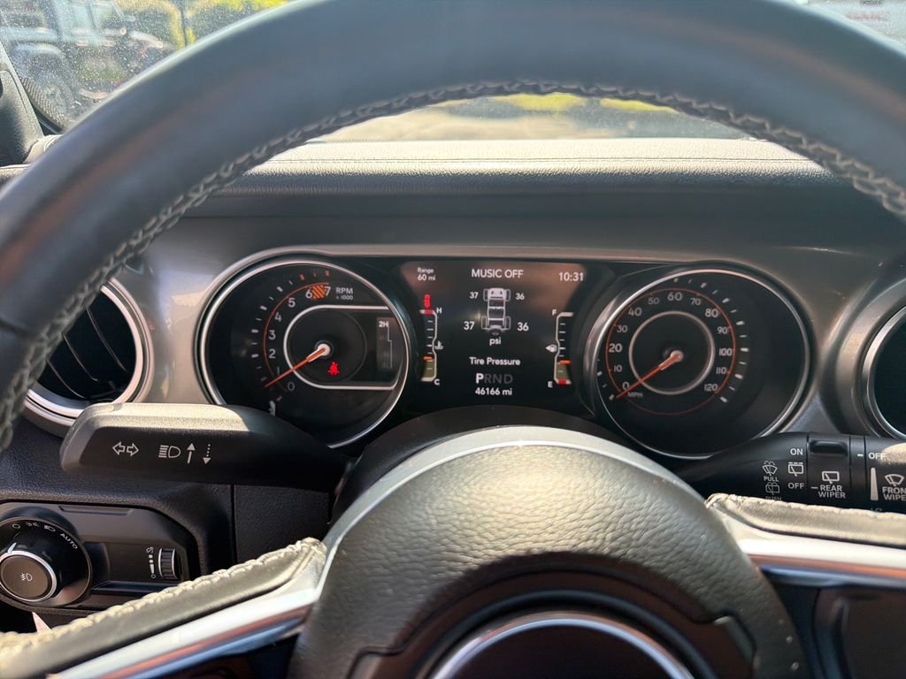Used 2023 Black Jeep Sahara image 19