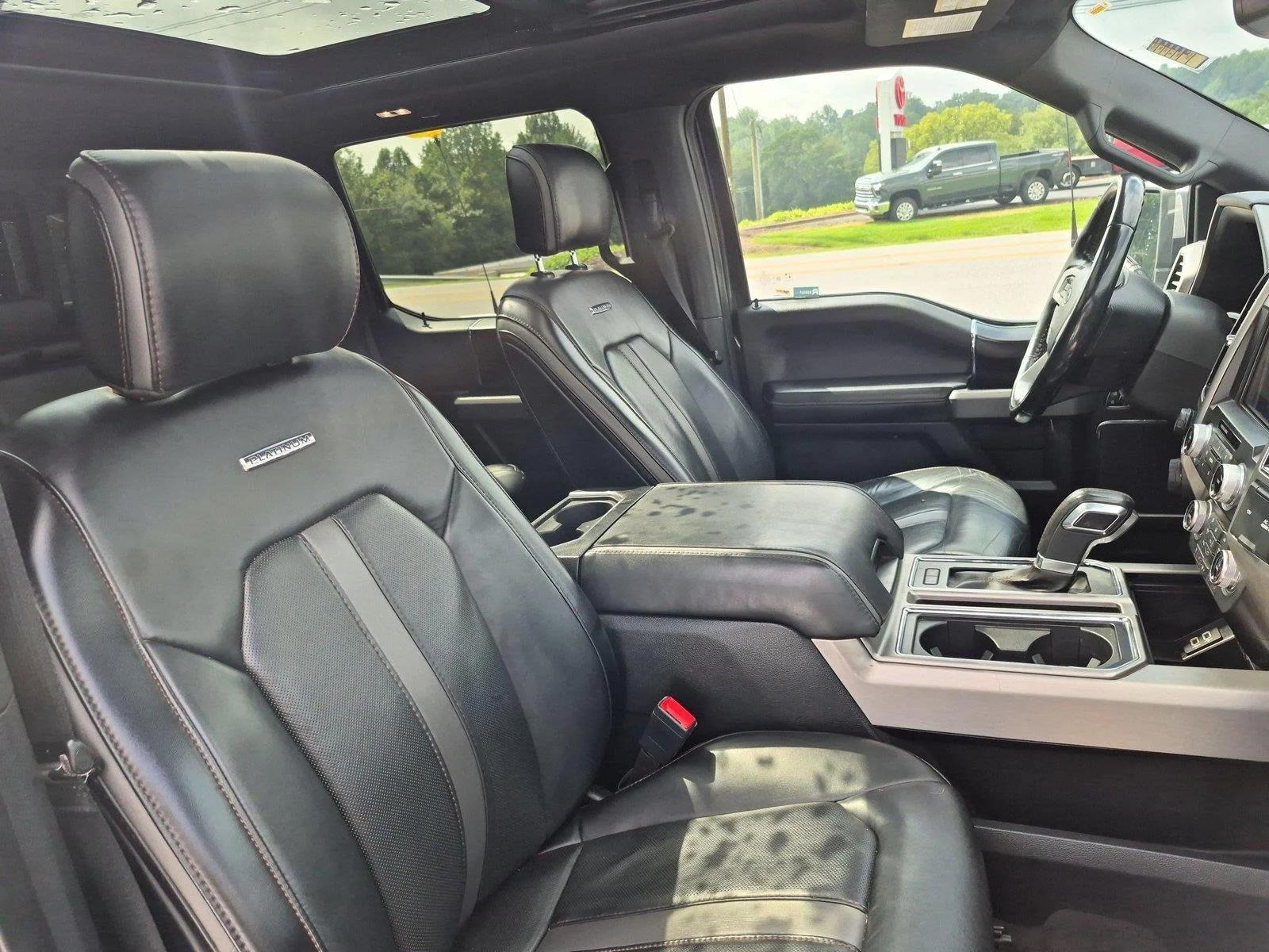 Used 2020 Magnetic Metallic Ford Platinum image 39