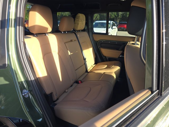 Used 2026 Woolstone Green Metallic Land Rover X-Dynamic SE image 10