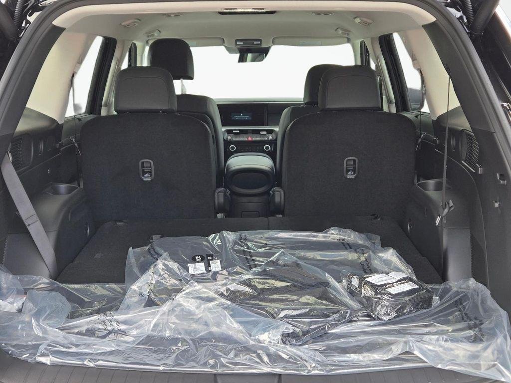 New 2026 Black Hyundai SEL FWD image 8
