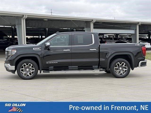 Used 2024 Onyx Black GMC SLT image 8