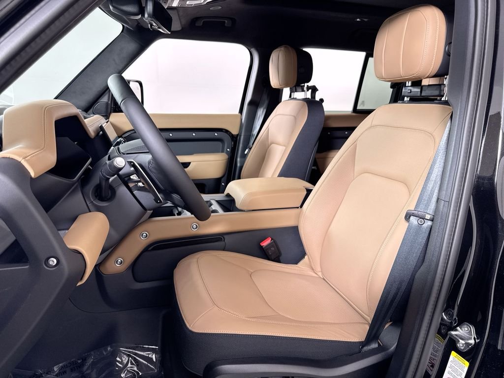 New 2026 Santorini Black Land Rover V8 image 11