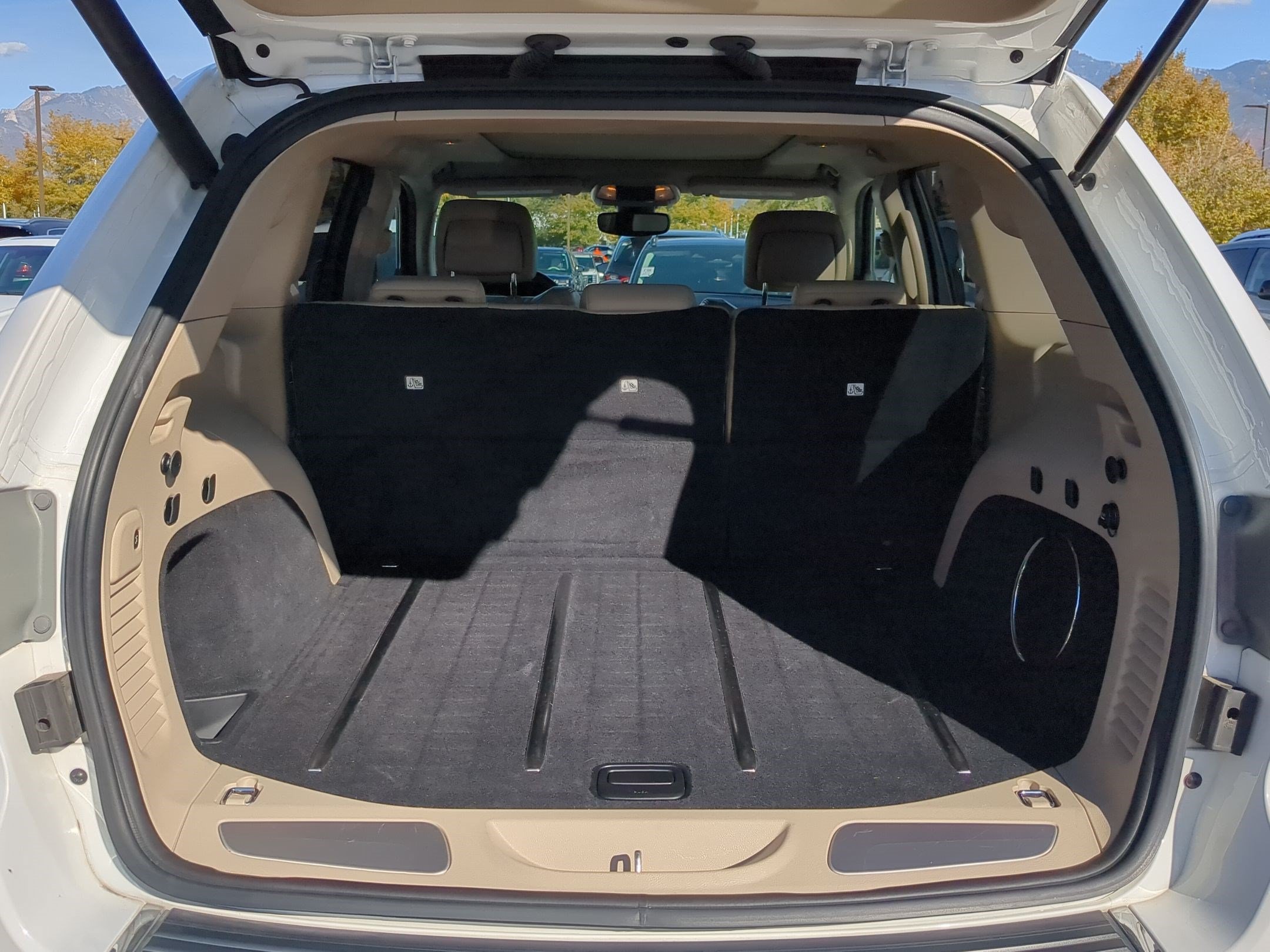 Used 2017 Bright White Clearcoat Jeep Limited image 30