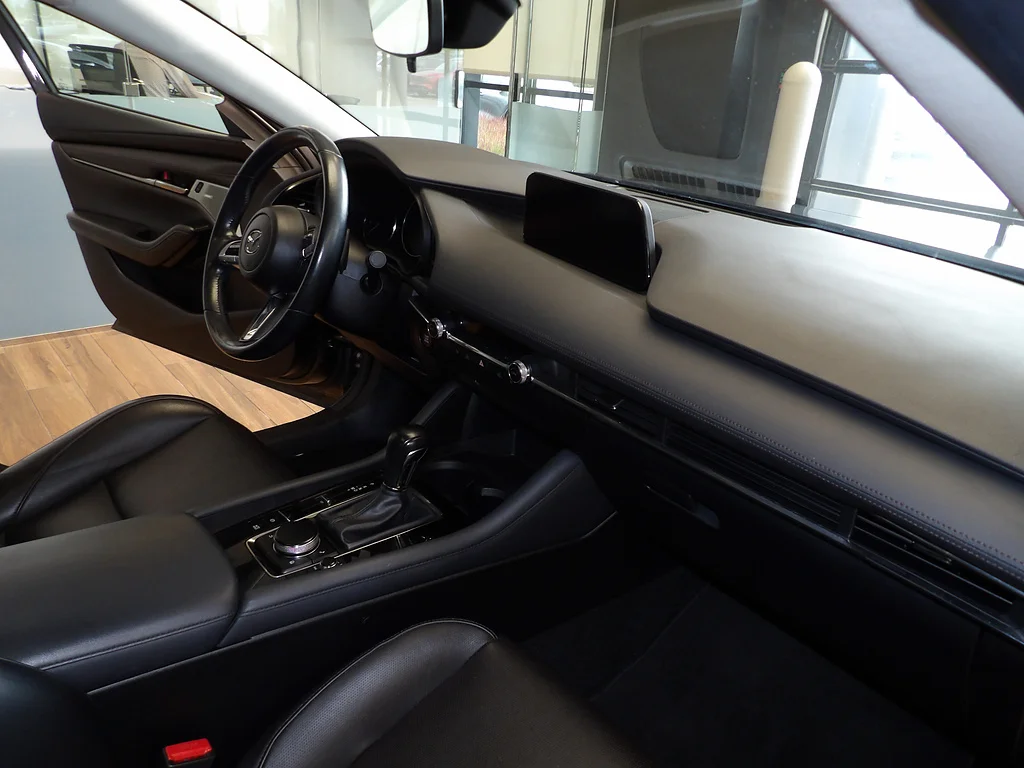 Used 2021 Machine Gray Metallic Mazda Premium image 13