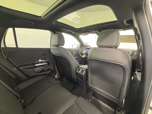 New 2026 White Mercedes-Benz GLA 250 image 42