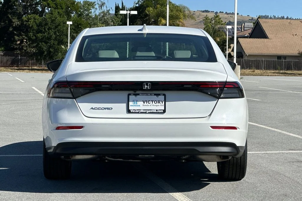 New 2026 Platinum White Pearl Honda LX image 5