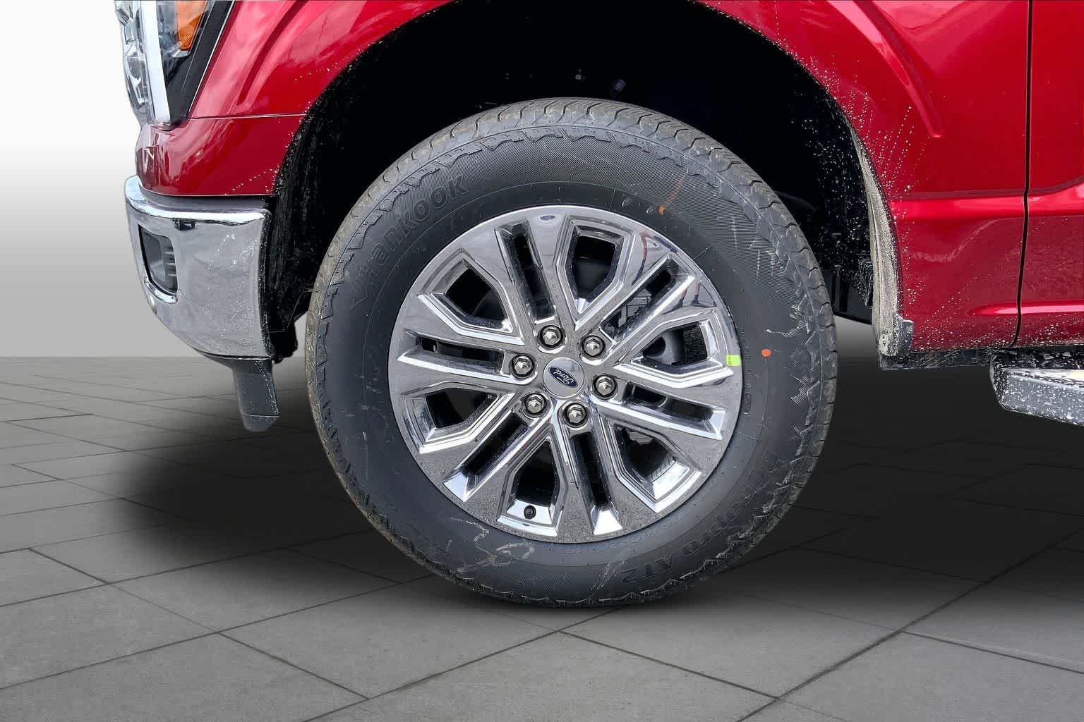 New 2026 Ruby Red Metallic Tinted Clearcoat Ford Lariat® image 9