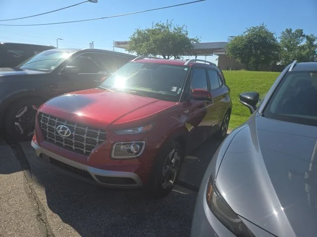 Used 2025 Red Hyundai Limited image 2