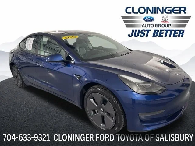 Used 2023  Tesla Base image 1