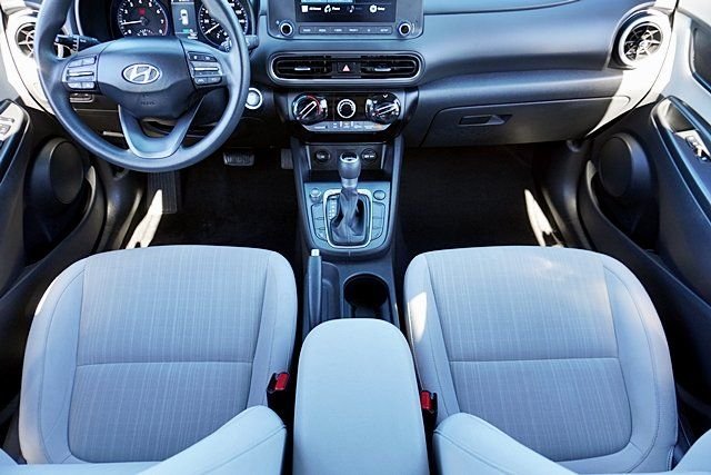 Used 2023 White Hyundai SEL image 19