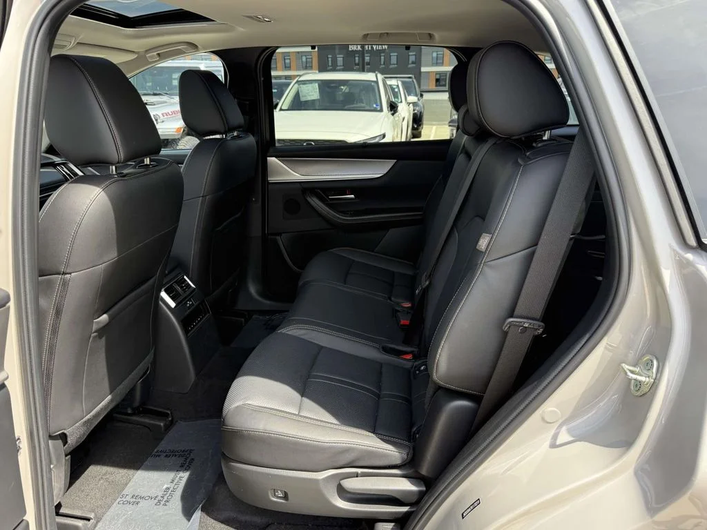 Used 2024 Silver Mazda Preferred image 15