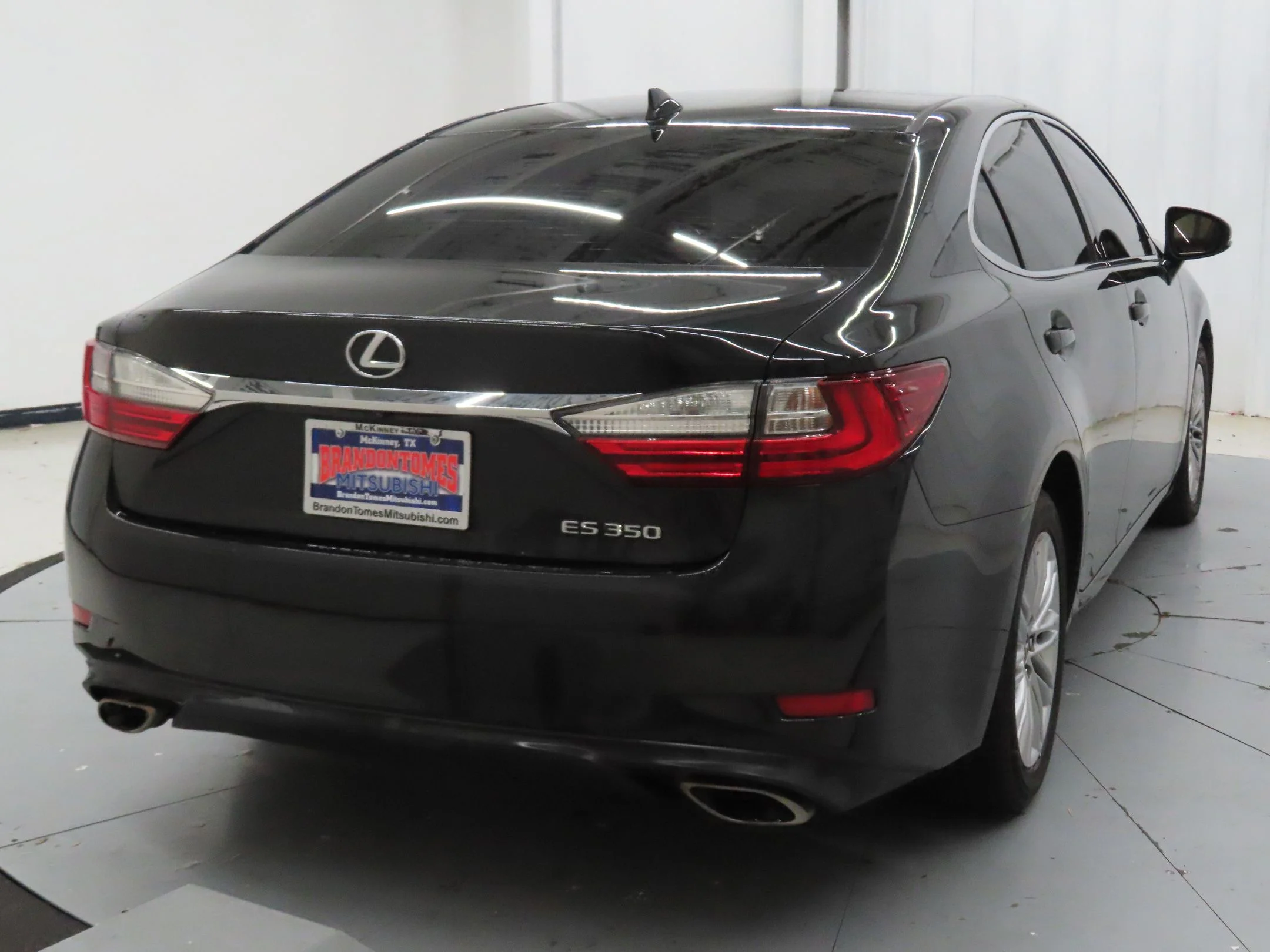 Used 2016  Lexus 350 image 3