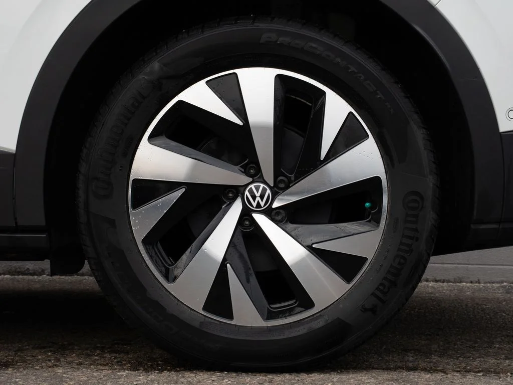 Used 2023 White Volkswagen Pro image 13
