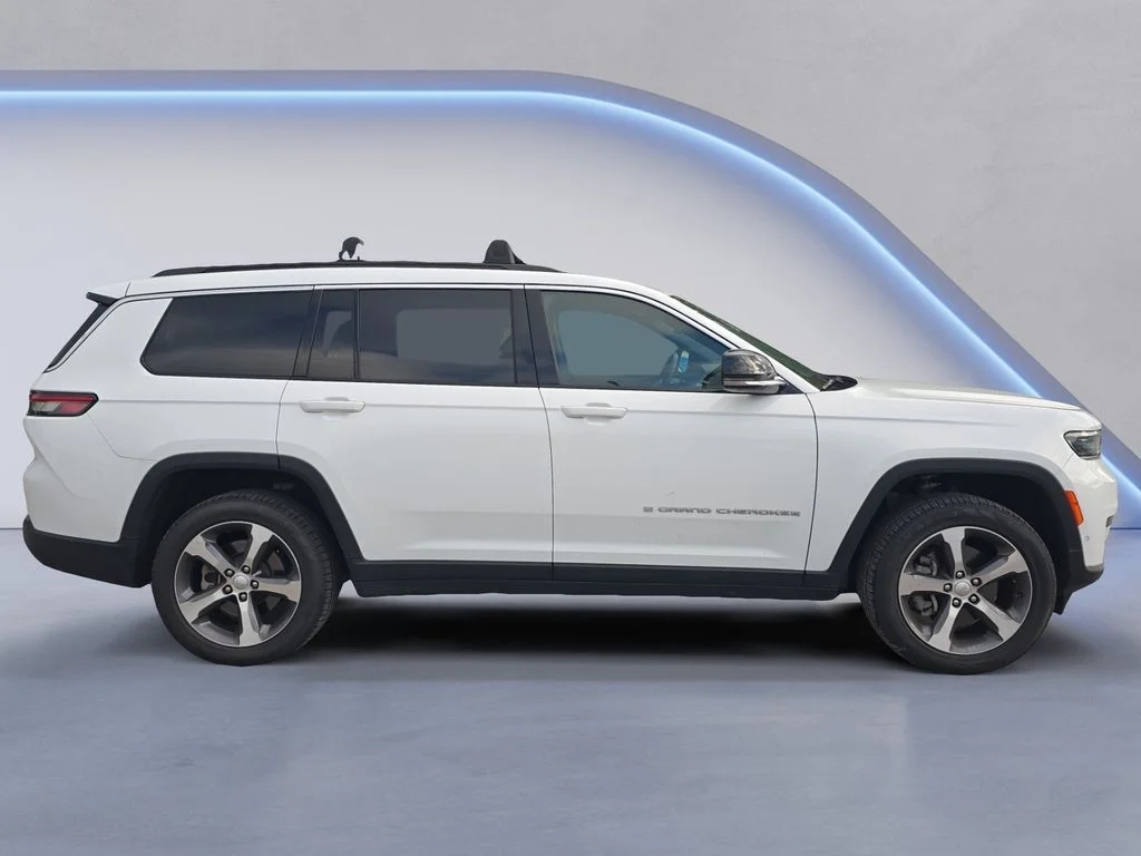 Used 2024 Bright White Clearcoat Jeep Limited image 8