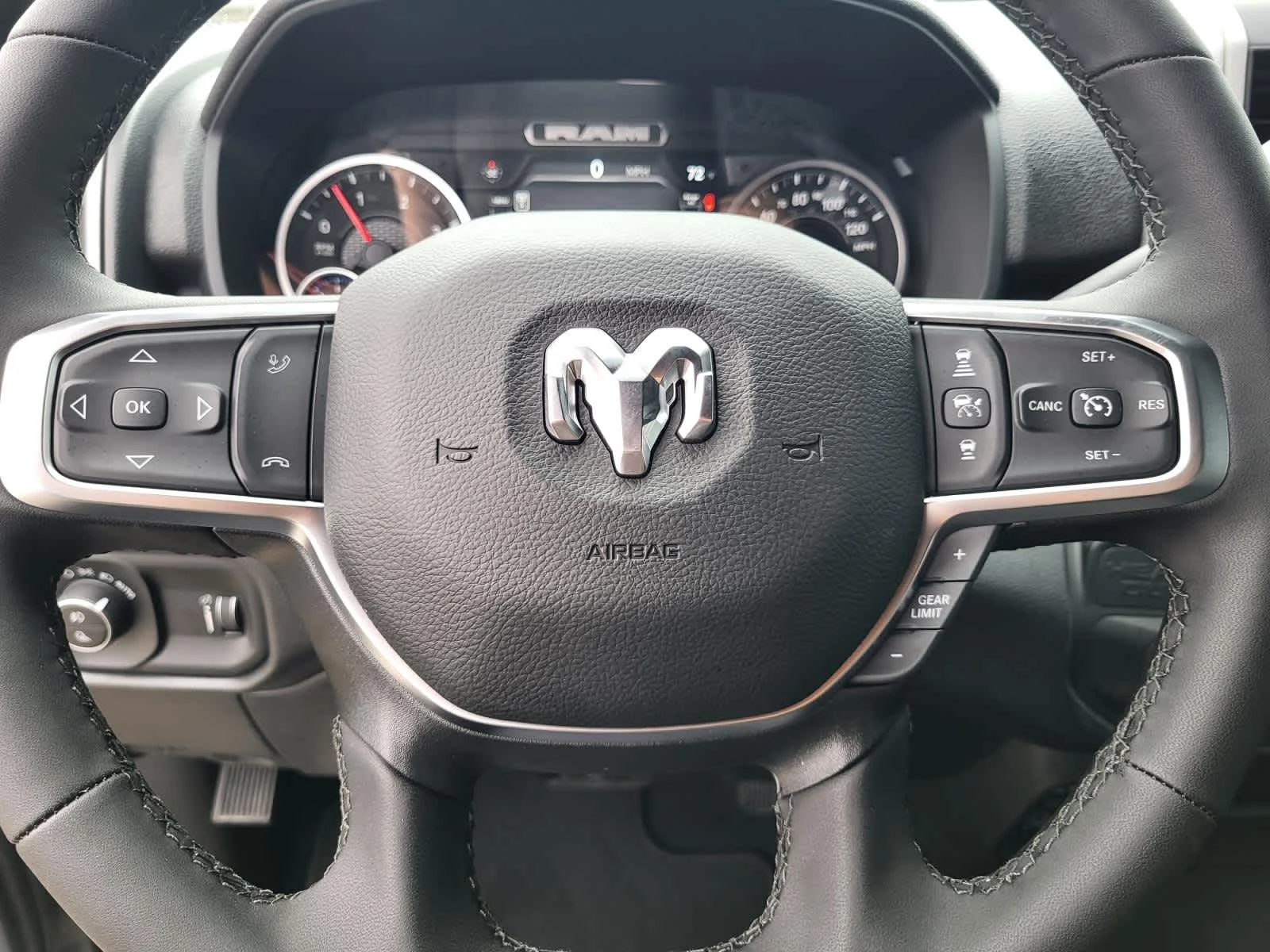 2026 RAM 2500 Tradesman/Black Express - Photo 16