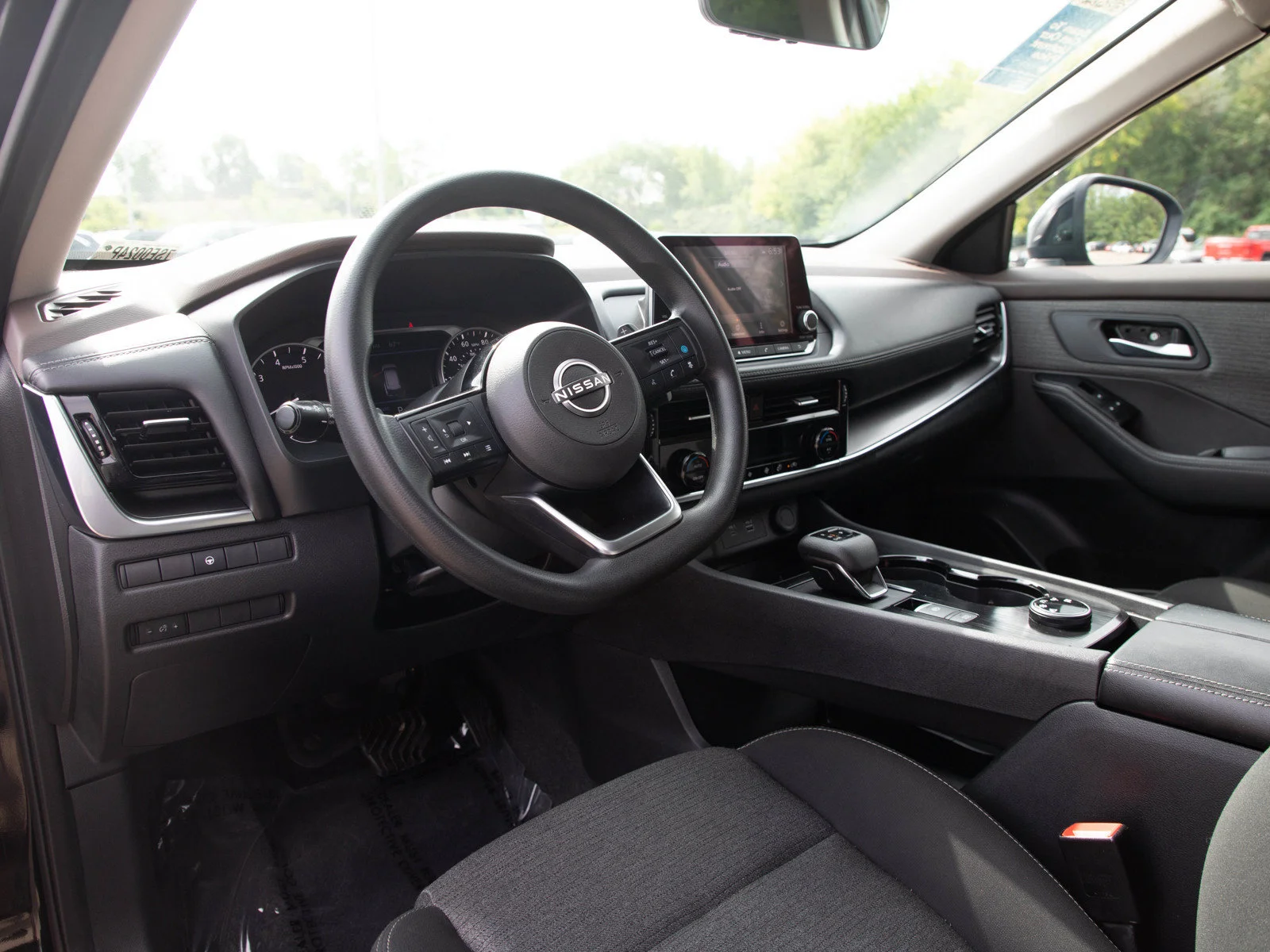 Used 2022 Super Black Nissan SV image 25