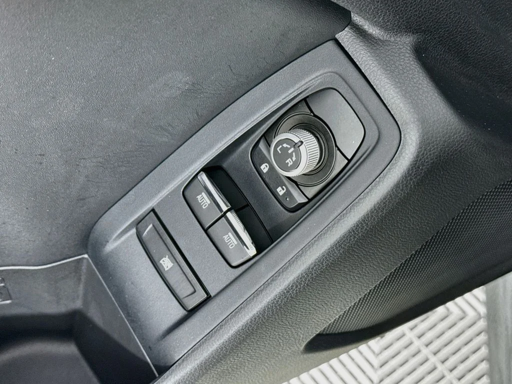 Used 2022 Crystal Black Silica Subaru Limited image 18
