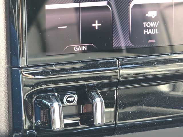 New 2026 Granite Crystal Metallic Clear-Coat Exterior Paint RAM Laramie image 23
