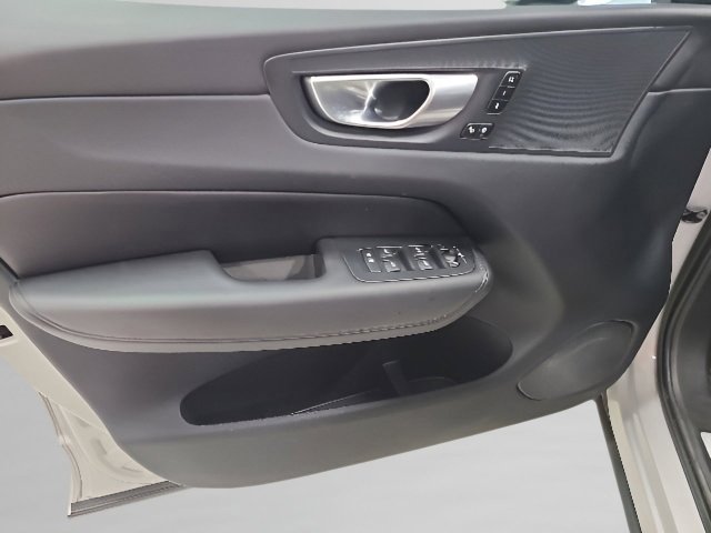 2023 Volvo XC60 Plus - Photo 21