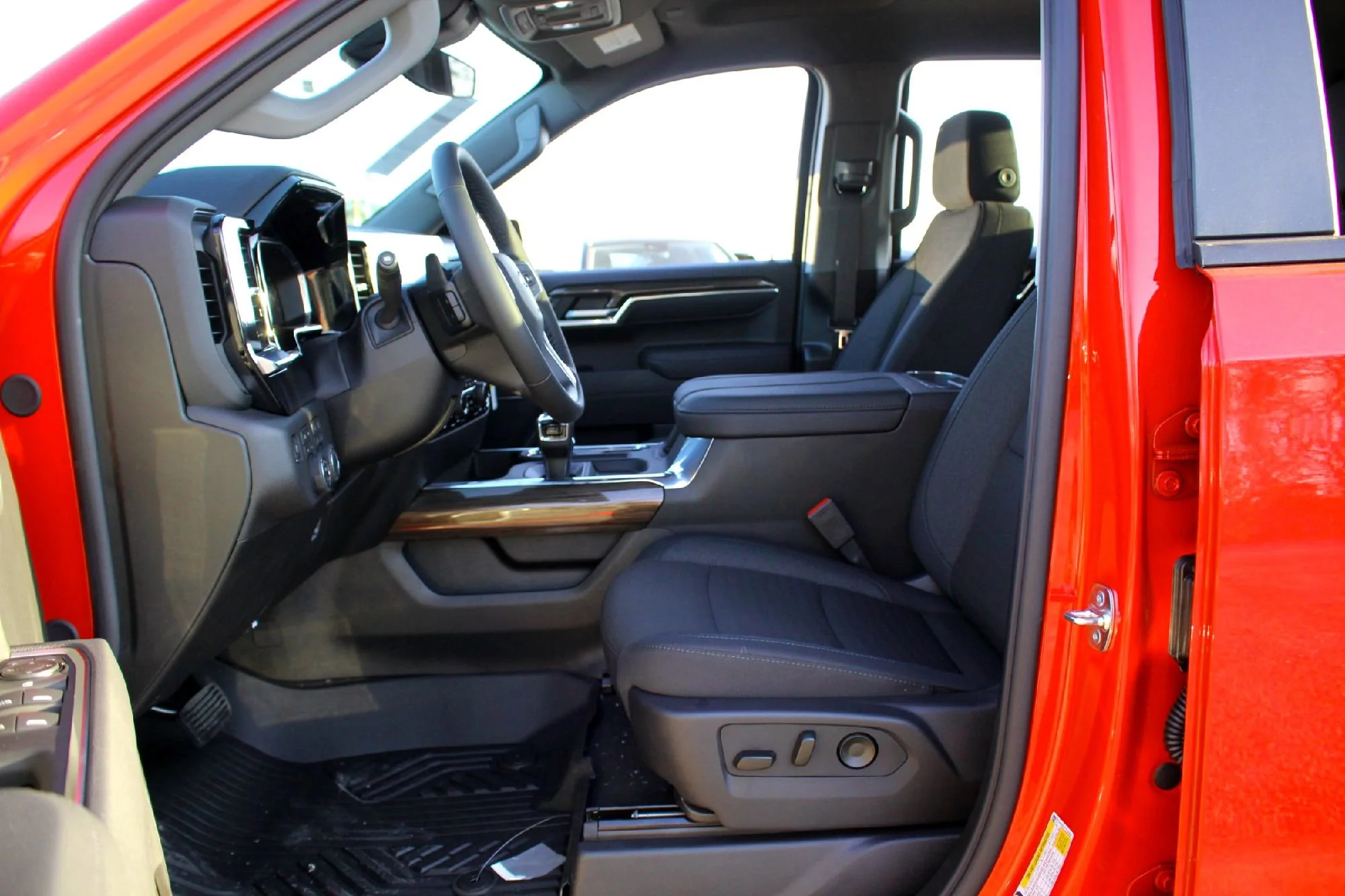 2026 Chevrolet Silverado 1500 LT - Photo 7